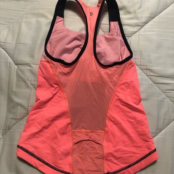 Lululemon Top Size 2 - Picture 2 of 3